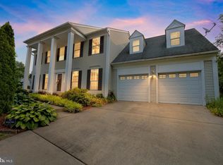1560 Kingstream Cir, Herndon, VA 20170