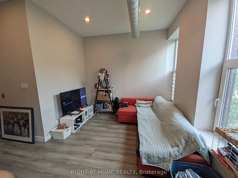 53.5 King St W #4 — Photo 4