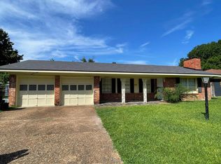 2710 Higgins St, Shreveport, LA 71104