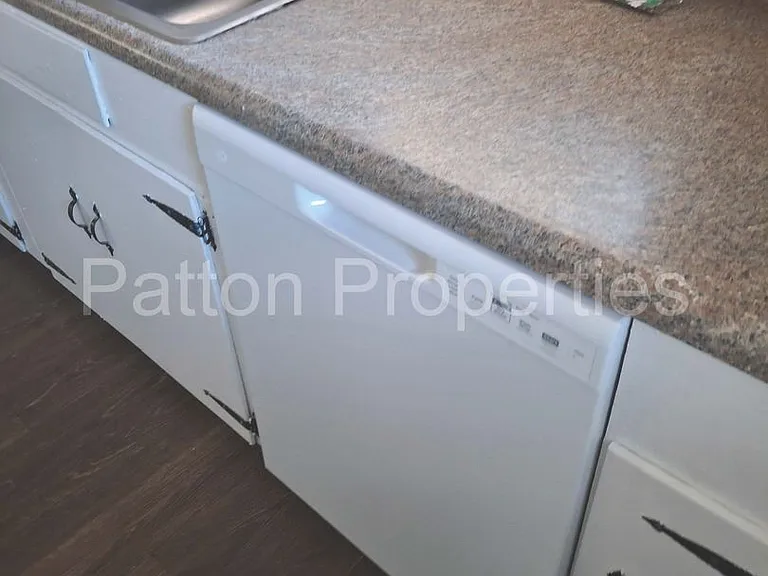 3901 Bright Ave — Photo 8