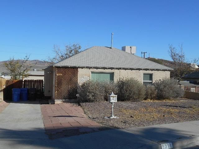 2nd image of 1011 Flora Ave