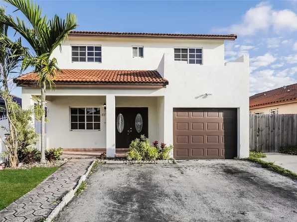 8975 NW 112th St, Hialeah Gardens, FL 33018