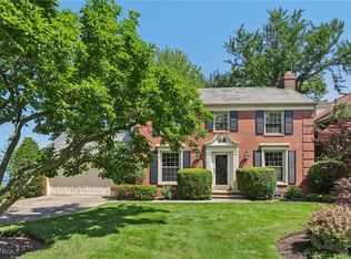 17742 Edgewater Dr, Lakewood, OH