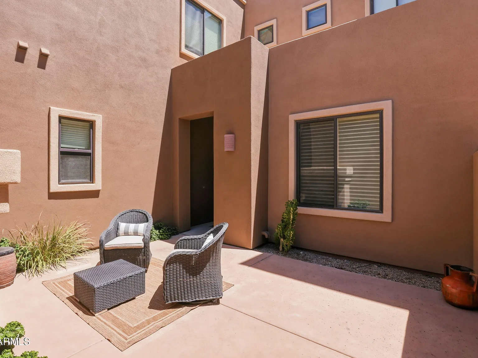 2 bed, 2.0 bath, 1987 sqft, $8,000 — Photo 4