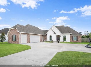 30857 Creek Valley Dr, Denham Springs, LA 70726