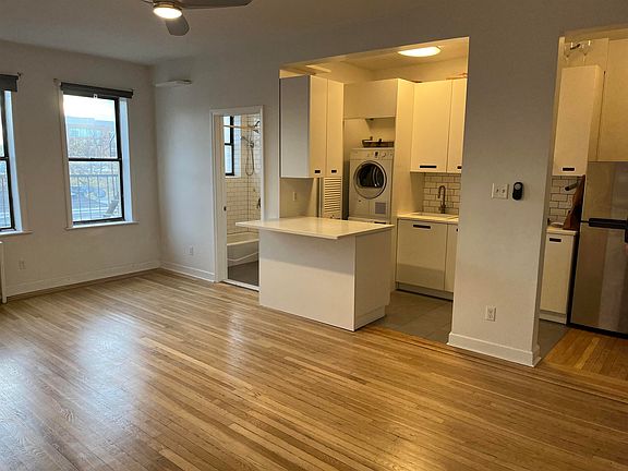 3rd image of 821 Bergen Ave APT D11