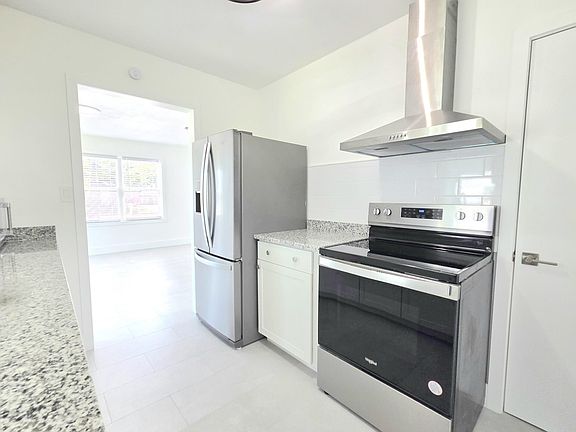 3rd image of 813 S 6th St