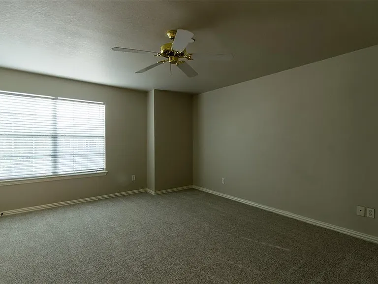 10008 Dryden Ln — Photo 14