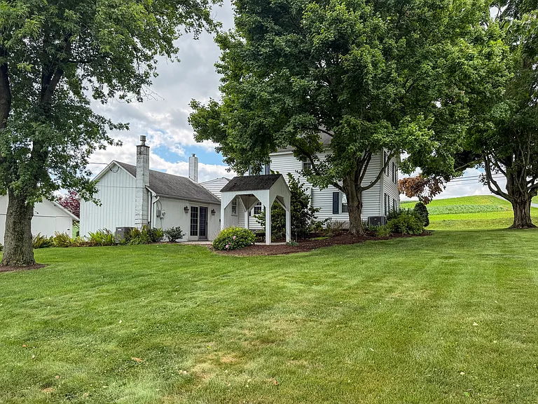 1592 Old Line Rd — Photo 30