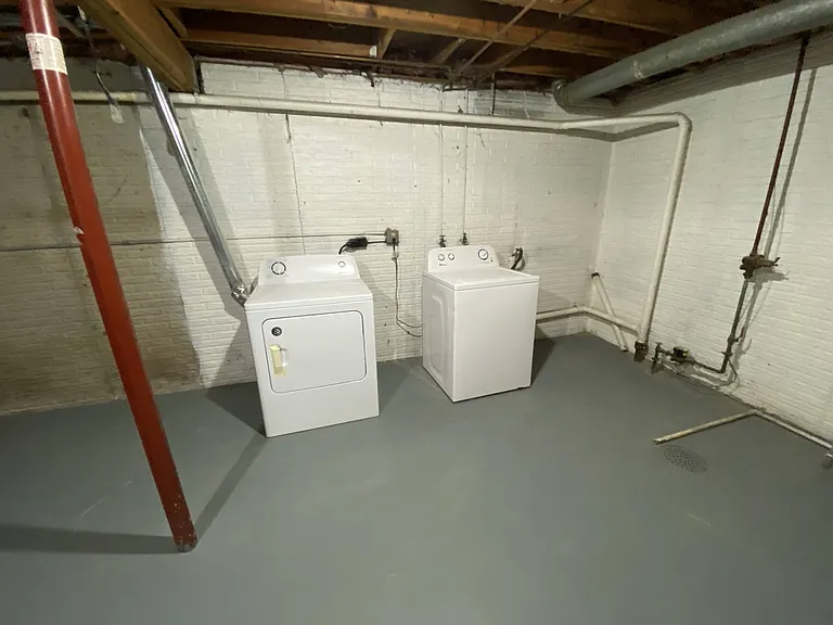 816 Hartford Ave — Photo 3