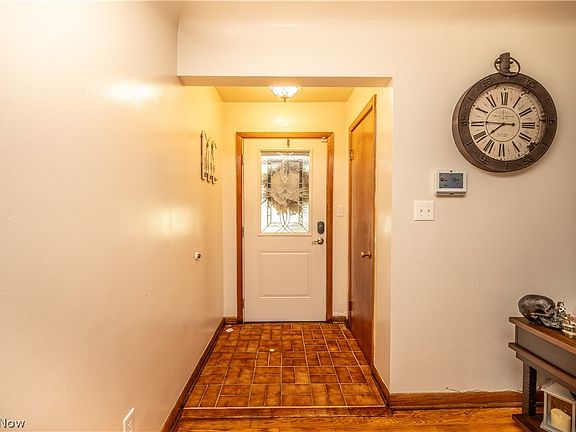 3rd image of 3832 Edinburgh Dr