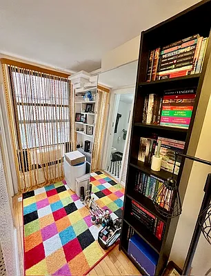 Rented by KNOCKKNOCK LLC | media 11