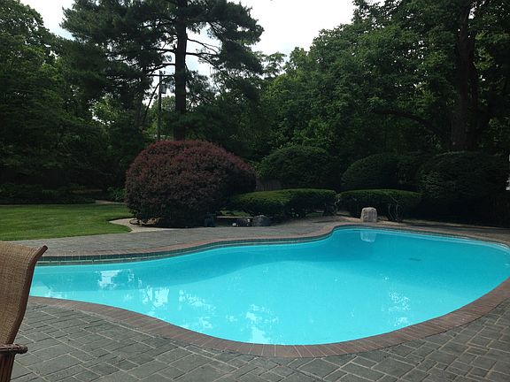 3rd image of 6220 N Sherman Dr