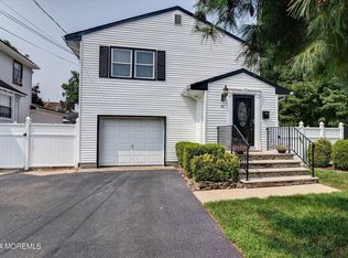 48 Atlantic St, Keyport, NJ 07735