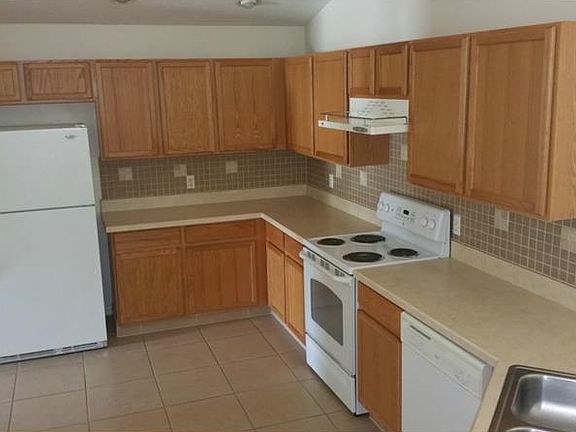 5th image of 540 Silver Palms Cir