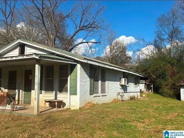 9717 Harvella Rd, Warrior, AL 35180