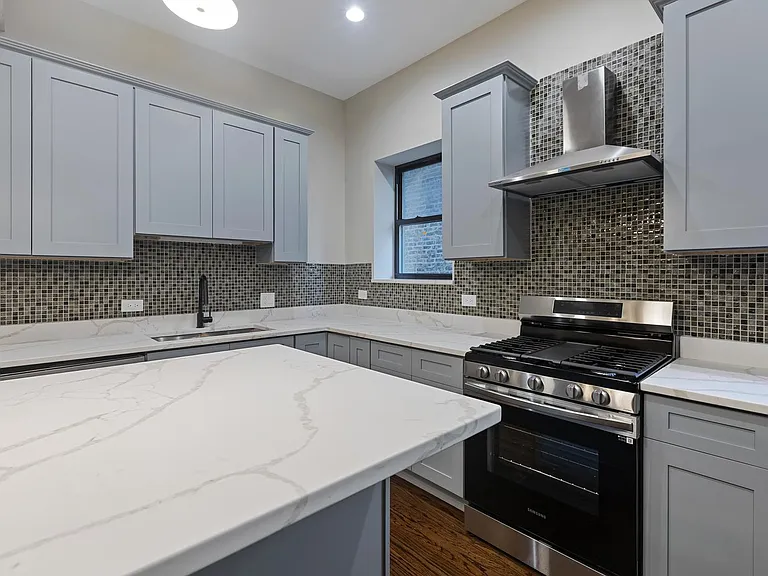 442 E 48th St #1E — Photo 18