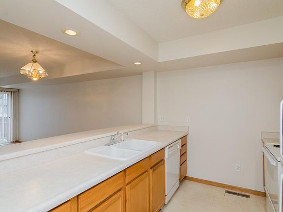 4th image of 1421 McKinley Pl