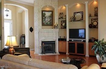 4th image of 3537 Laurel Leaf Dr
