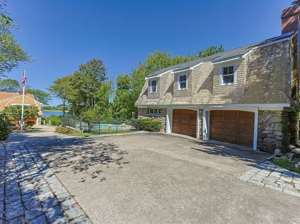 4390 Main St, Barnstable, MA 02630