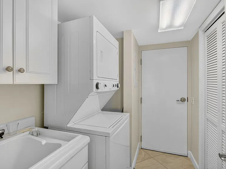 4041 Gulf Shore Blvd N #1807 — Photo 29