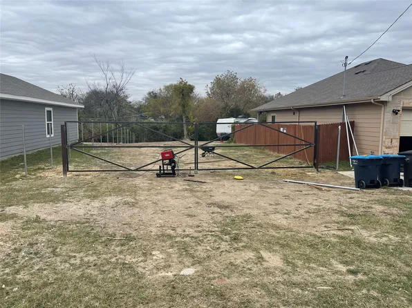 1039 E Magnolia Ave, Fort Worth, TX 76104