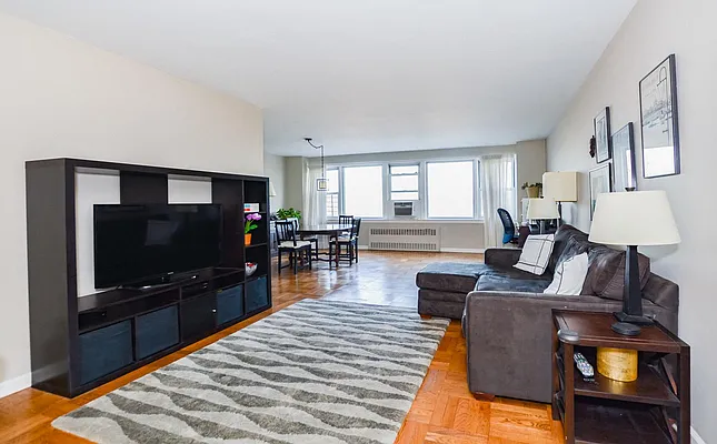 Sold by EZ Premier Realty | media 4