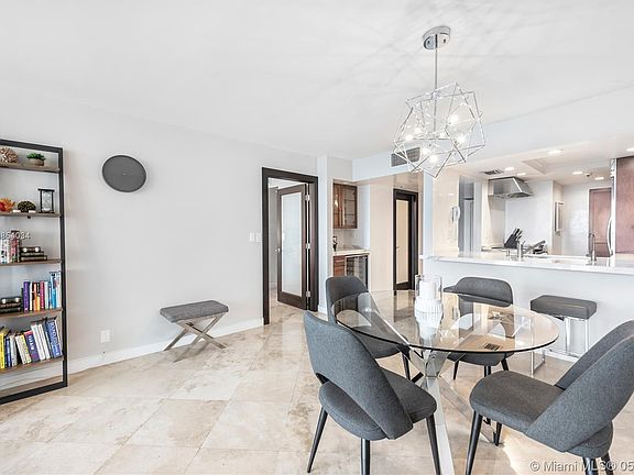 5th image of 1717 N Bayshore Dr #Penthouse C-4038