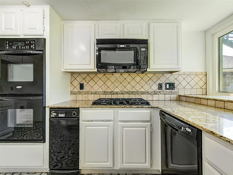 13103 Wickersham Ln — Photo 11