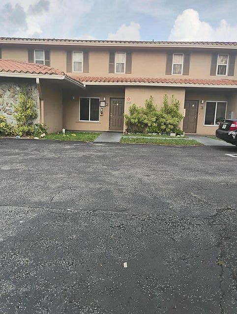 1st image of 4116 Riverside Dr