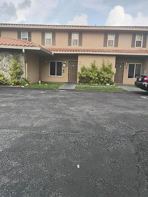 4116 Riverside Dr