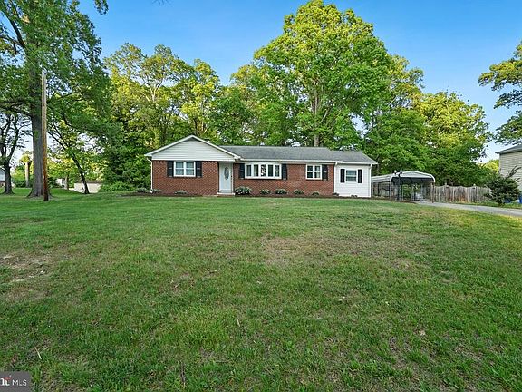 2nd image of 4220 Marion Ln