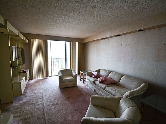 3rd image of 1001 91st St APT 506