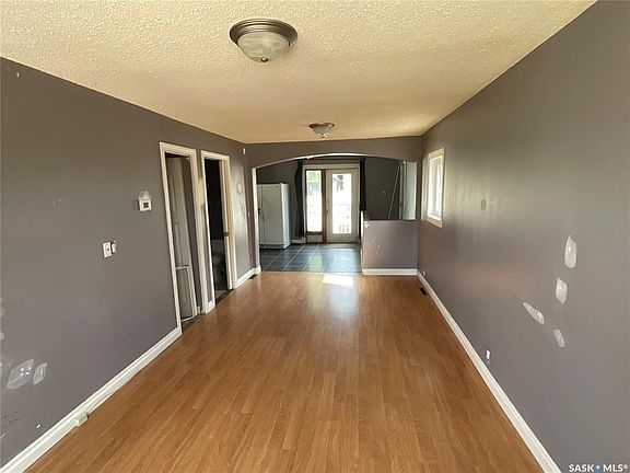 2nd image of 810 O AVENUE S