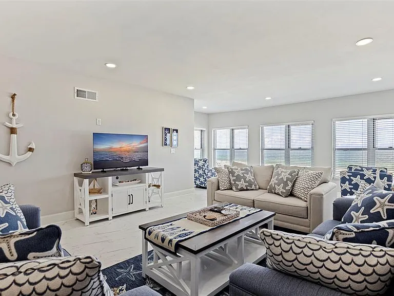 4950 Gulf Blvd #404 — Photo 19