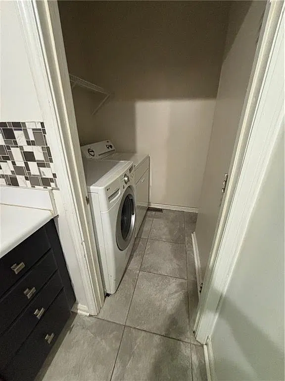2 bed, 2.5 bath, 1574 sqft, $1,850 — Photo 2