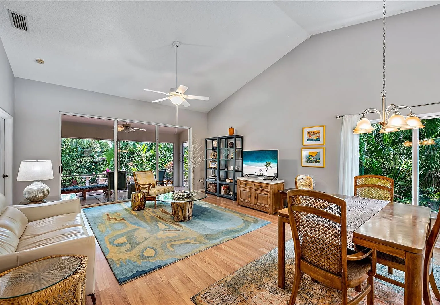 2 bed, 2.0 bath, 1376 sqft, $2,200 — Photo 4