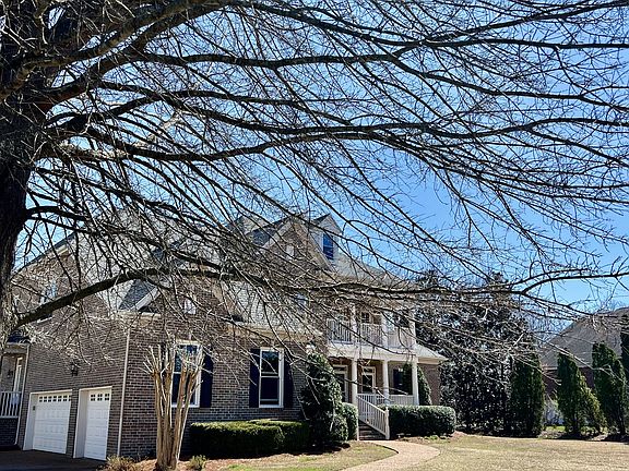 3rd image of 347 Gillette Dr