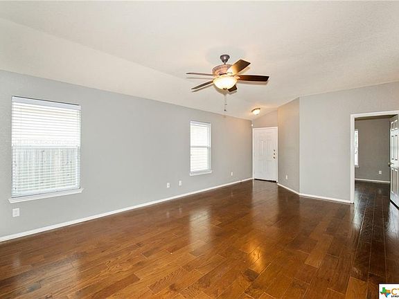 2nd image of 913 Darion St