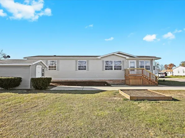 3502 Midsummer Ln, Northville, MI 48167