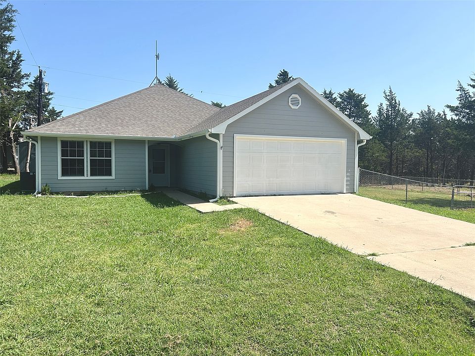 1st image of 121 Pecan Dr