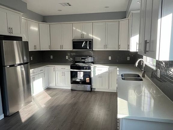2nd image of 136 N Gage Ave