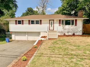 896 Tinkham Rd, Wilbraham, MA 01095