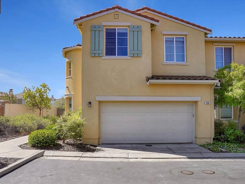 1st image of 438 Karelian St