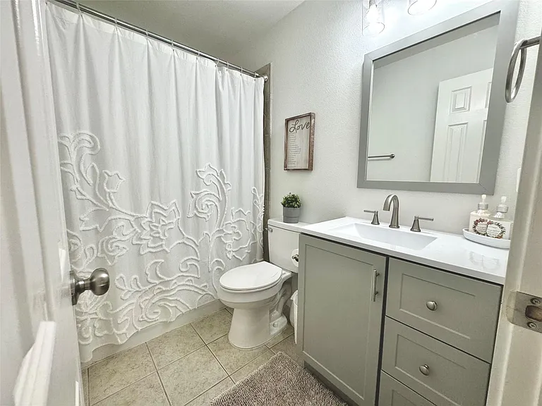 1404 Laguna Cv — Photo 10