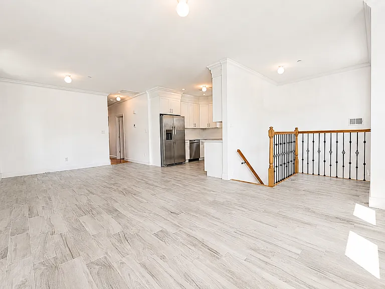 25 Knesel St #2 — Photo 6