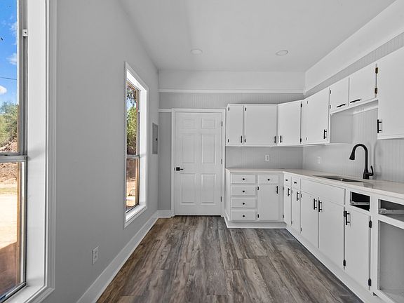 4th image of 6596 N Fm 225
