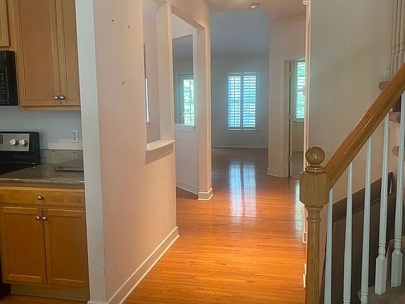 3rd image of 400 Shaindel Dr