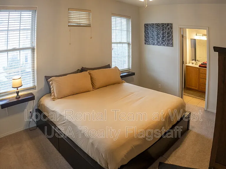 2439 W Silverton Dr — Photo 5