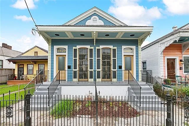 Photo 1 of 13 - 3429 Baronne St - New Orleans, LA Primary Photo - 3429 Baronne St